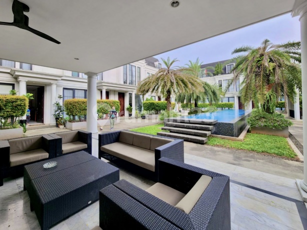 Modern Luxury Townhouse Complex Heritage 58 kemang