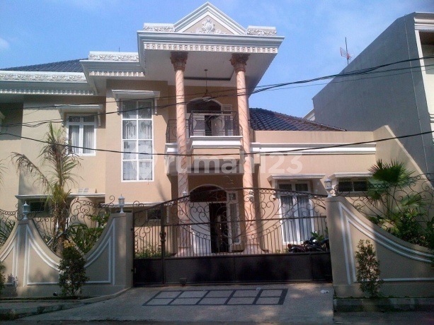 Sell Luxurious House Fully Furnished, in Puri Nirwana Estate Bogor.