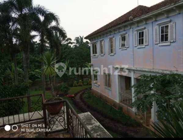 Rumah Asri 2 Lt  Vew Danau Di Telaga Kahuripan Bogor Halaman Luas