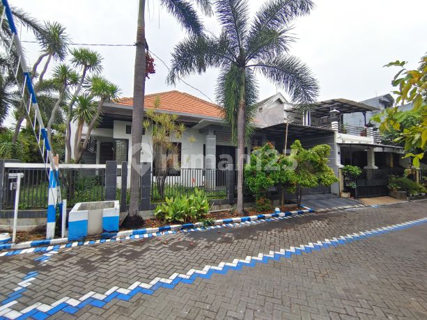 Rumah Pojok Lokasi Strategis di Juanda Perum Merpati Kehutanan