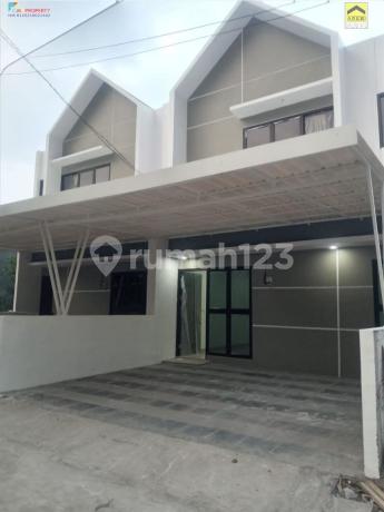 RUMAH BARU KOKOH DUA LANTAI di dalam komplek Perumahan Grand Mutiara 2 Jalan Mess AL Jatiraden Jatisampurna Bekasi.