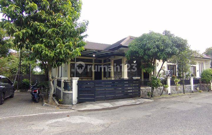 Dijual Murah Rumah Besar Siap Huni Posisi Hook di Komplek Cipaganti Rahayu Regency Cipamokolan Kota Bandung