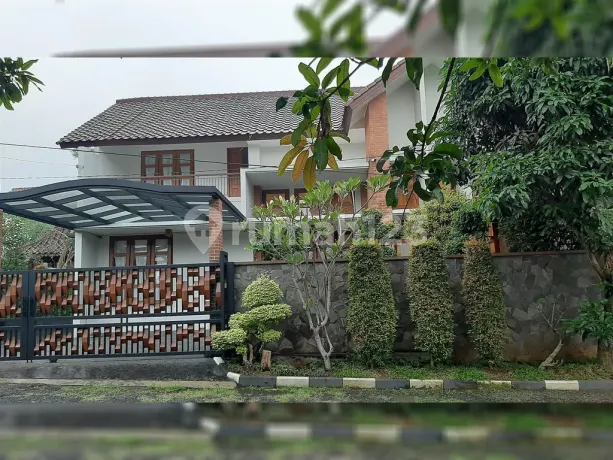Rumah Mewah Luas Siap Huni Full Furnish di Grand Sentul Dekat Tol Jakarta Rumah Mewah Luas Siap Huni Full Furnish di Grand Sentul Dekat Tol Jakarta