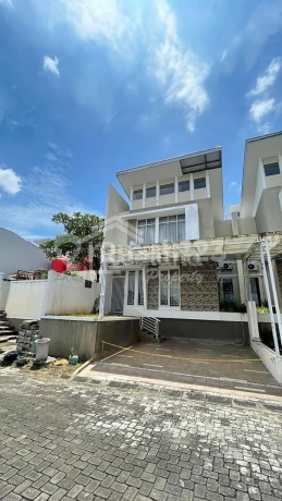 Rumah di Bukit Wahid Regency , Semarang Ag 5078 