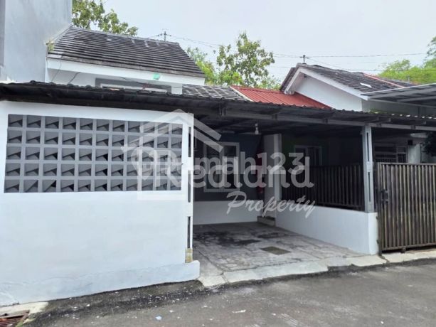 Rumah di Perum Grand Sinar Mutiara Tembalang, Semarang ( EL 7493 ) Rumah di Perum Grand Sinar Mutiara Tembalang, Semarang ( EL 7493 )