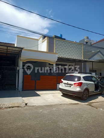 For Immediate Sale, Fully Furnished House with Complete Facilities.