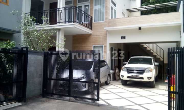 RUMAH LAYAK HUNI SEMI FURNISHED DLM KOMPLEK TEBET MAS INDAH