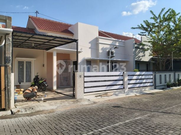 DIJUAL Rumah SHM di Griya Krapyak Permai


(LS)