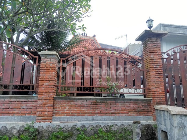Rumah di Daerah Pasadena , Semarang Ls 5919 
