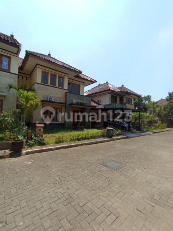 Rumah Modern Di Perum Jogja Regency, Caturtunggal, Depok, Jogja.