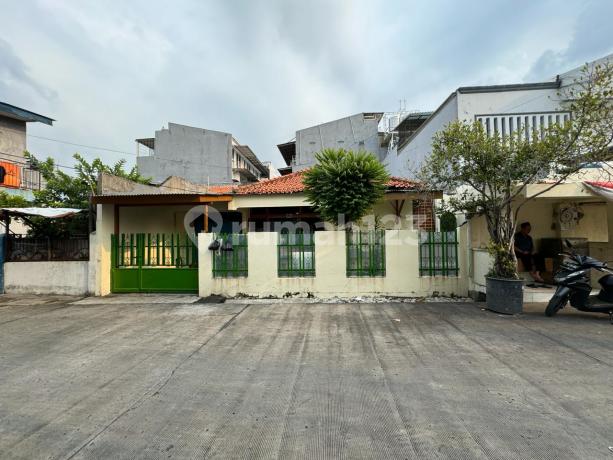 Old House 12x17 strategic location in Duri Kepa (DK339) Old House 12x17 strategic location in Duri Kepa (DK339)