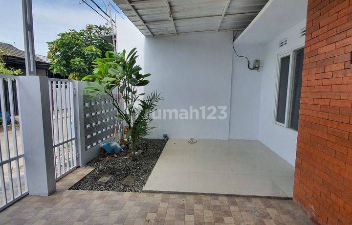 Rumah dalam Komplek The Palm Residence  Bekasi