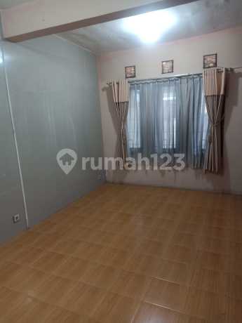Rumah Nyaman Siap Pakai di Taman Cibaduyut Indah Rumah Nyaman Siap Pakai di Taman Cibaduyut Indah