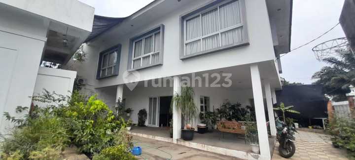Spacious and Luxurious House for Sale in Ciputat Baru Housing Complex