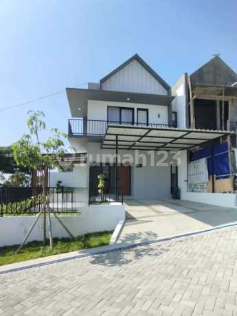 RUMAH MEWAH DUA LANTAI FULL FURNISHED DI CLUSTER SIRANDA TERRACE TEMBALANG SEMARANG 