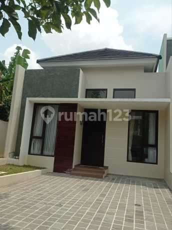 RUMAH MEWAH SATU LANTAI DI CLUSTER EMERALD GARDEN TEMBALANG