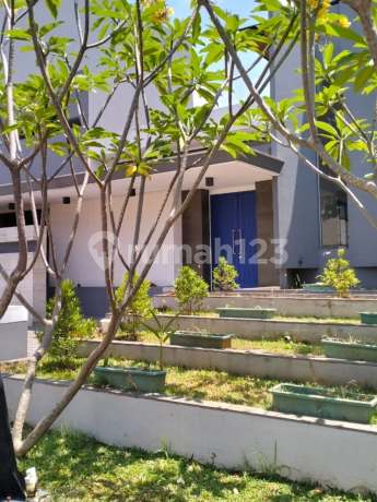 Rumah Bagus Dengan Swimming Pool Di Cluster Emerald Cove Gading Serpong Rumah Bagus Dengan Swimming Pool Di Cluster Emerald Cove Gading Serpong