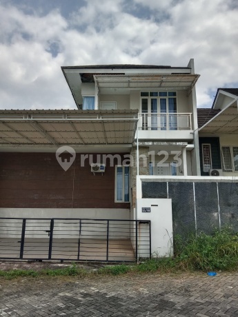 Rumah di Perum Griya Lestari, Ngaliyan Semarang
