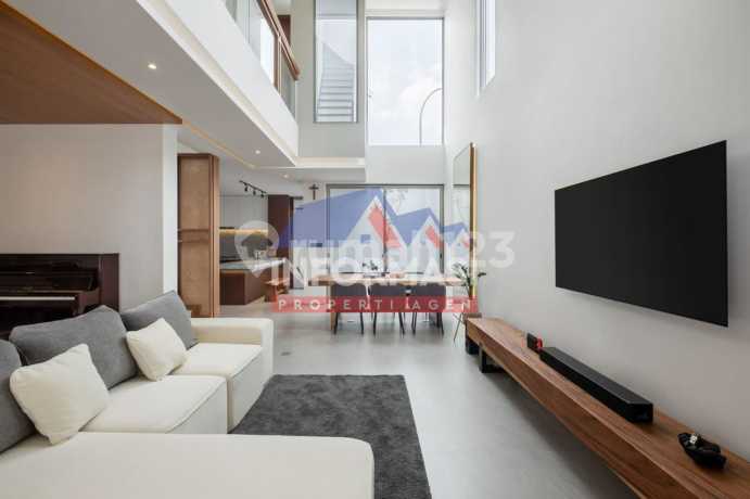 Jarang Ada Rumah The Riviera Puri Kondisi Bagus