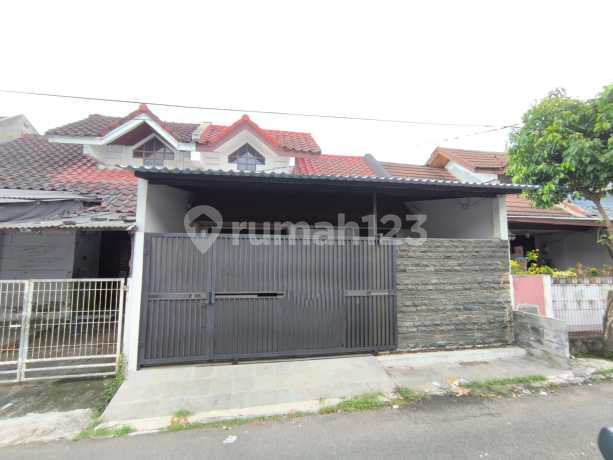 RUMAH BAGUS HADAP SELATAN LOKASI TERBAIK DI TAMAN PABUARAN KARAWACI