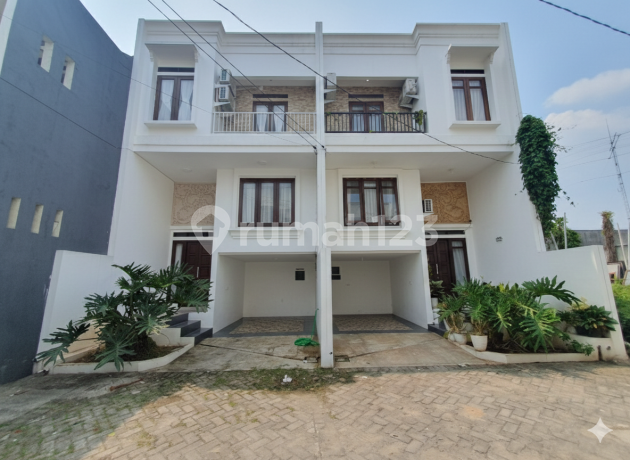 Jual Cepat Murah Rumah Townhouse Dekat Sekolah International Al Jabr Islamic School Pondok Labu Jaksel Jual Cepat Murah Rumah Townhouse Dekat Sekolah International Al Jabr Islamic School Pondok Labu Jaksel