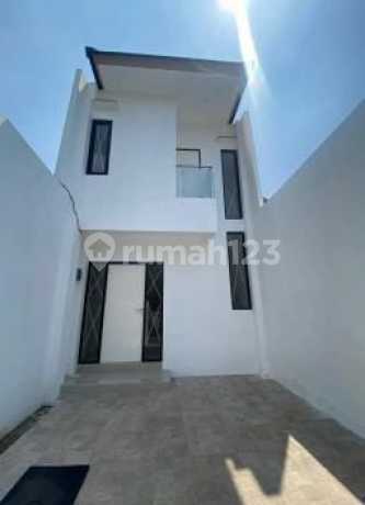 Rumah 2 Lantai Delta sari Indah Siap Huni