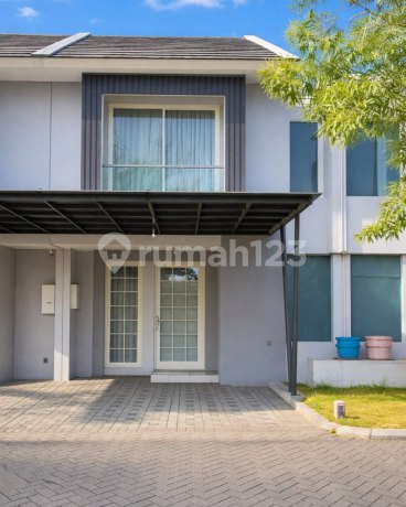 Rumah Queensland, Grand Pakuwon Strategis, Siap Huni, Semi Furnished
