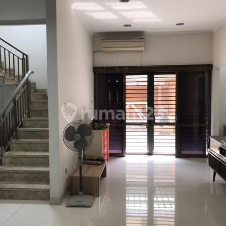 RUMAH MEWAH 2 LANTAI LUAS NYAMAN SEMI FURNISHED SIAP HUNI DI BUAH BATU REGENCY BANDUNG RUMAH MEWAH 2 LANTAI LUAS NYAMAN SEMI FURNISHED SIAP HUNI DI BUAH BATU REGENCY BANDUNG