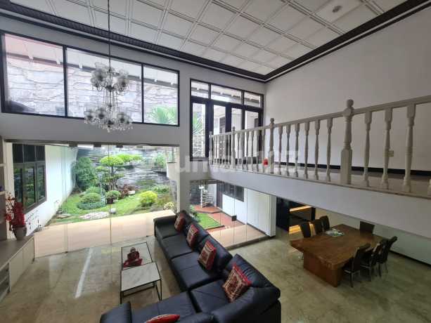 RUMAH BAGUS NYAMAN 2 LANTAI SEMI FURNISHED SIAP HUNI DI MAINROAD BUDISARI BANDUNG