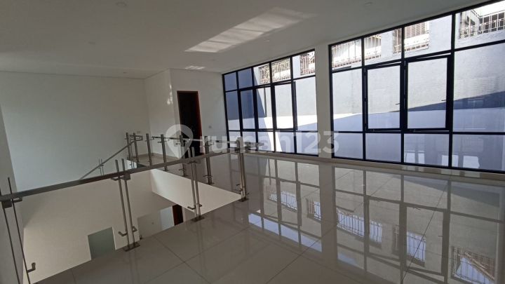 Cipaganti - Rumah Baru Modern di Komplek Elit Cipaganti, Bandung, Siap Huni Cipaganti - Rumah Baru Modern di Komplek Elit Cipaganti, Bandung, Siap Huni