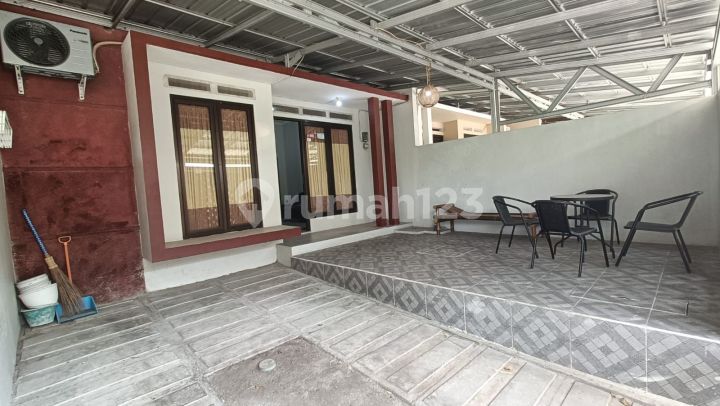 Rumah minimalis bagus tengah kota Semarang siap pakai ada pagar dekat Majapahit dekat tol Gayamsari di Tamansari Majapahit Pedurungan Semarang timur