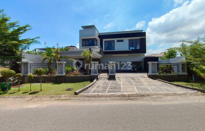 Rumah Mewah 2Lantai Siap Huni BEVERLY AVENUE  Batam Center