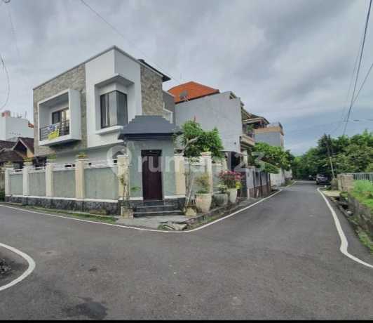 Rumah Hoek 2 Lantai+ Rooftop Siap Huni di Kompleks Hunian Taman Griya Jimbaran, Bali