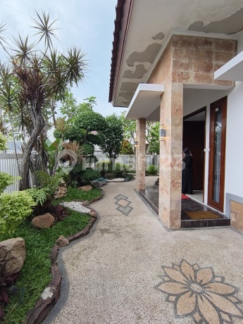 Rumah Bagus Mewah Rayan Regency Dekat Graha Family, Dian Istana Rumah Bagus Mewah Rayan Regency Dekat Graha Family, Dian Istana