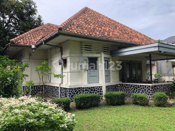 Rumah Tua Di Menteng, Lokasi Tenang, Di Pusat Jakarta 