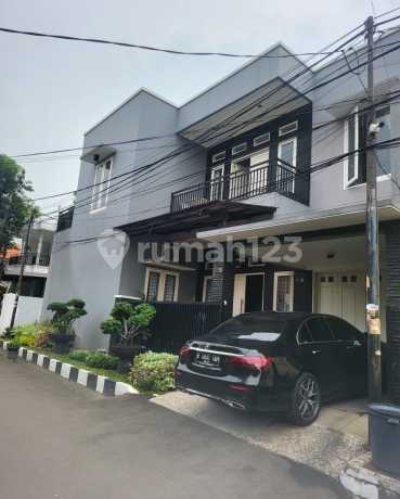 Rumah Full Furnished Dalam Komplek Kayu Putih