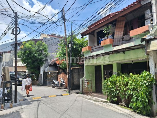 Murah Dikelasnya!! Rumah Tebet Kebon Baru Strategis
