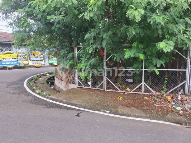 Tanah Posisi di Hook Komplek Jalan Lebar Tanah Posisi di Hook Komplek Jalan Lebar