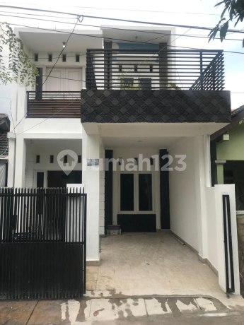 Rumah Bagus 2 Lantai Di Komplek Cibiru Hilir Bandung Timur SHM Rumah Bagus 2 Lantai Di Komplek Cibiru Hilir Bandung Timur SHM