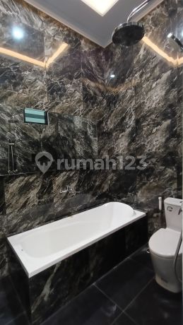 3 Lantai Rooftop Jakarta Selatan 3 Lantai Rooftop Jakarta Selatan