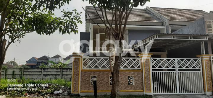 Rumah Puri Safira Regency Menganti Gresik 1,5 Lantai Rumah Puri Safira Regency Menganti Gresik 1,5 Lantai