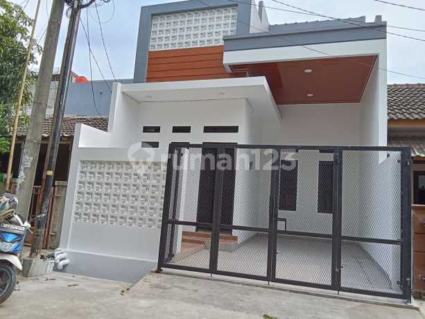 Strategic house for sale in Telaga Mas, Duta Harapan Baru, North Bekasi. Strategic house for sale in Telaga Mas, Duta Harapan Baru, North Bekasi.