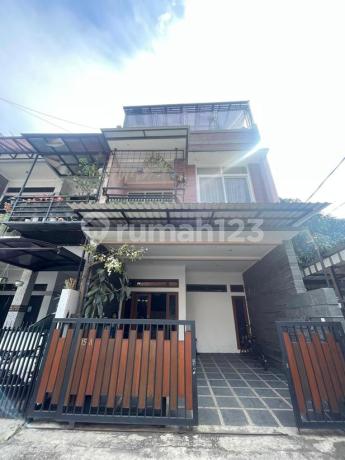Dijual Rumah 3 Lantai Hook Terawat Sariwangi Dekat Tol Pasteur