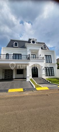 Menteng Residence, Rumah Glamor dengan Pool di Bintaro Sektor 9