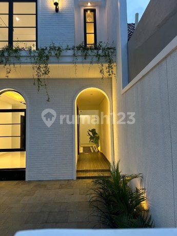 Rumah Baru 2 Lantai Colonial Modern Purimas Regency, ONE GATE Rumah Baru 2 Lantai Colonial Modern Purimas Regency, ONE GATE