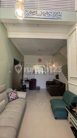 Rumah Hook Minimalis 2 Lantai Putri Juanda, Sedati Sidoarjo, Baru Renovasi, Row 3 Mobil, Strategis