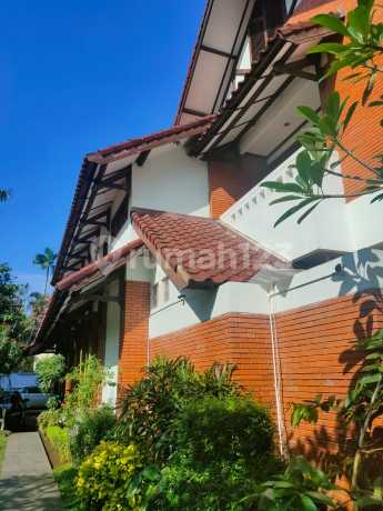 FOR SALE IMMEDIATELY Beautiful Move-in Ready House on Jl Duta Indah, Pondok Indah, South Jakarta