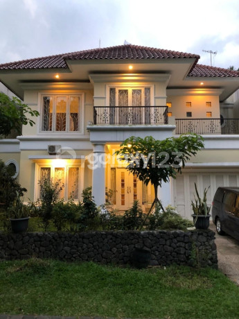 Rumah Mewah Elit Riverside Malang Full Perabot Gmk03325