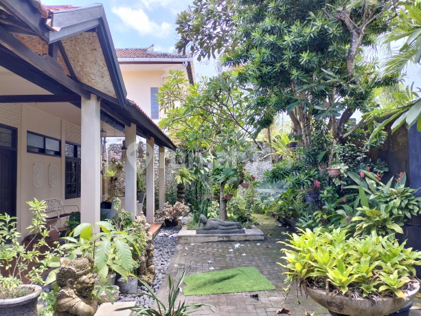 Turun Harga Rumah Megah di Siligita Dekat Pantai Mengiat Nusa Dua Turun Harga Rumah Megah di Siligita Dekat Pantai Mengiat Nusa Dua