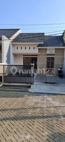 Rumah Siap Huni Di Taman Kota Bekasi, Strategis, Harga Termurah Rumah Siap Huni Di Taman Kota Bekasi, Strategis, Harga Termurah